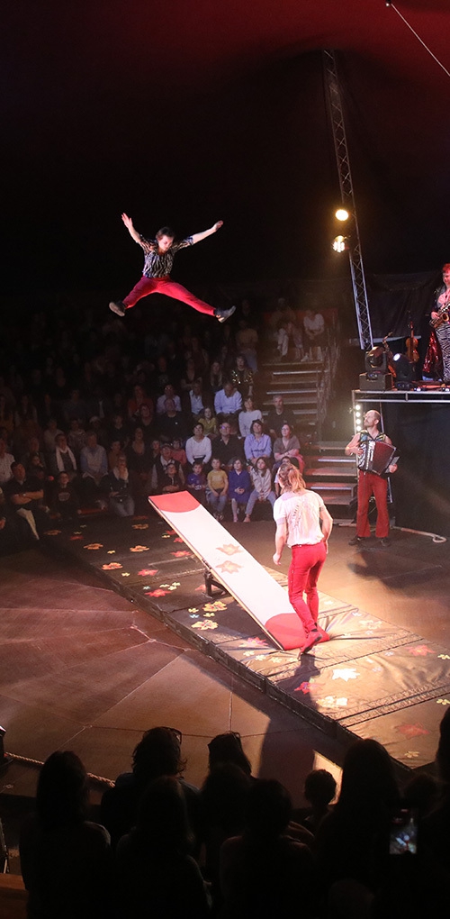 Circus I Love You (88) une