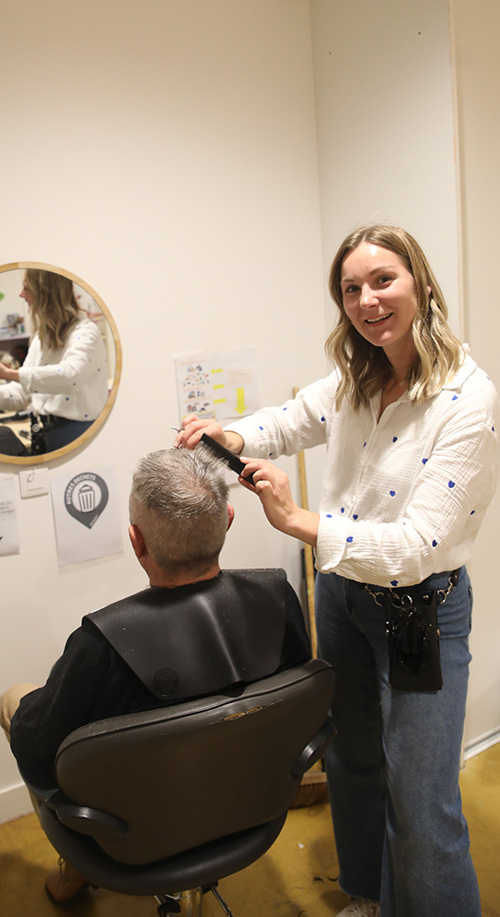 coiffeuse solidaire une