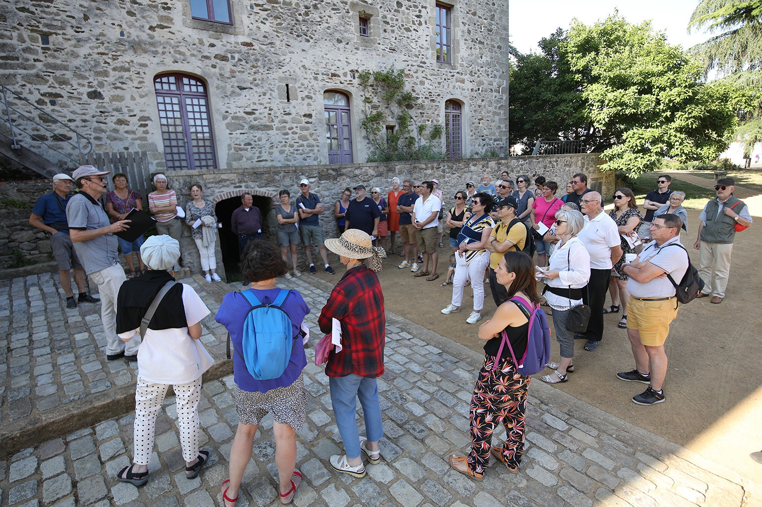 Des tours aux Herbiers sous l'occupation big