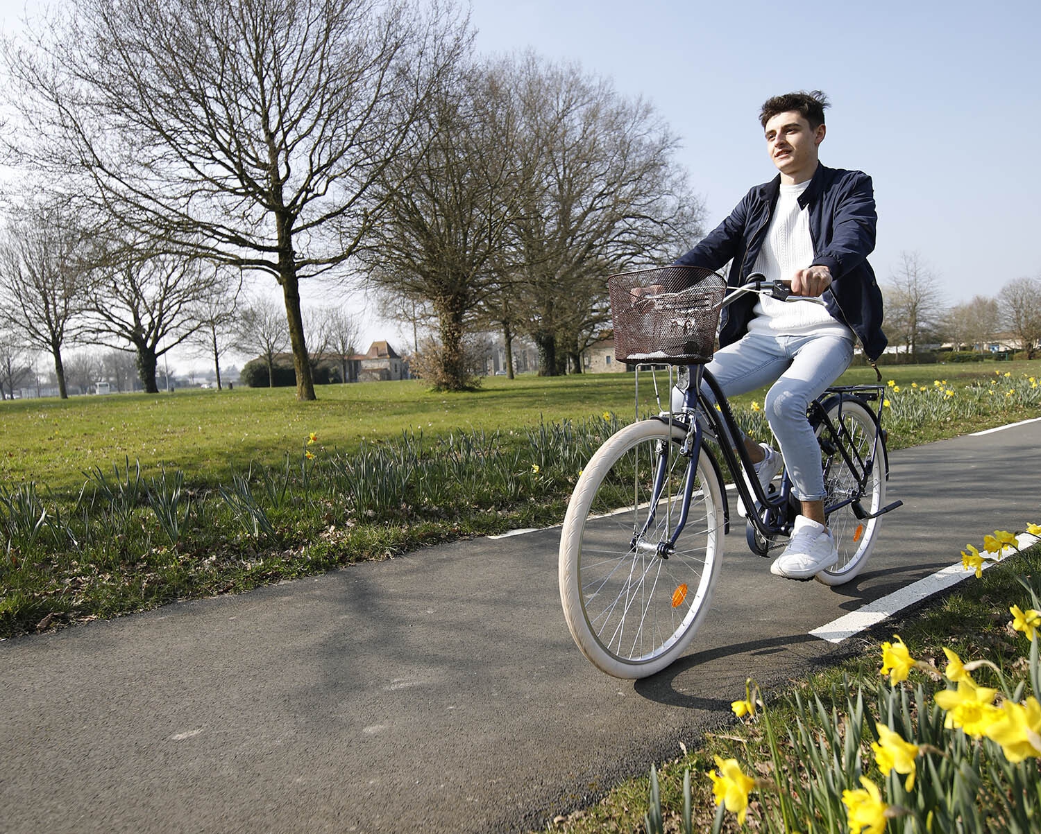 VeloSurPisteCyclableVilleDesHerbiers25 copie big