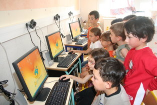 salle ordinateur maternelles Brandon 007